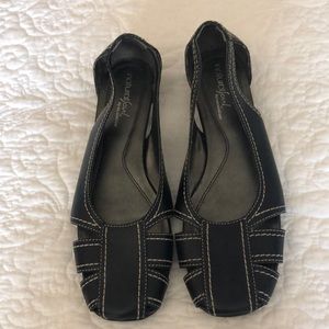 Natural Soul by Naturalizer Verdon Size 8 Closed toe sandal shoe flats